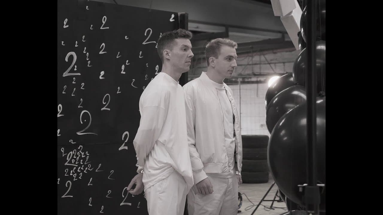 Tweevieracht — Niemand Weet ft. Domi