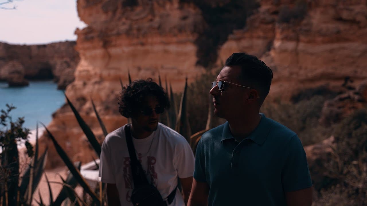 Larbii ft. Boeze — Trip Op Zee